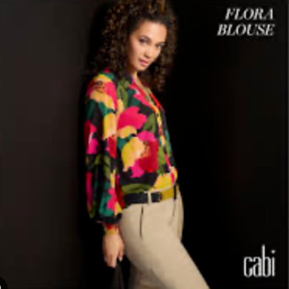 CAbi M Flora Blouse (21" PTP) - Picture 1 of 6